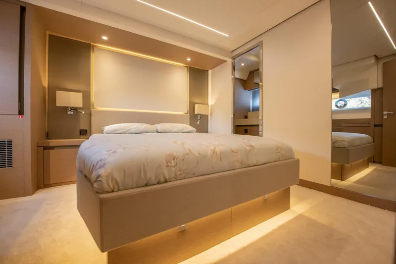  Yacht Photos Pics Prestige 680 model 2019 / Chehab Marine