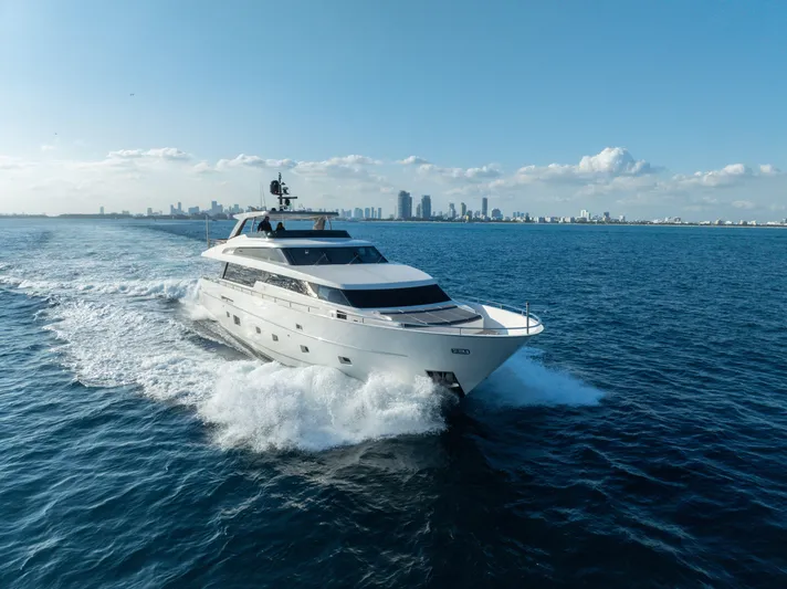 Astonish Yacht Photos Pics 