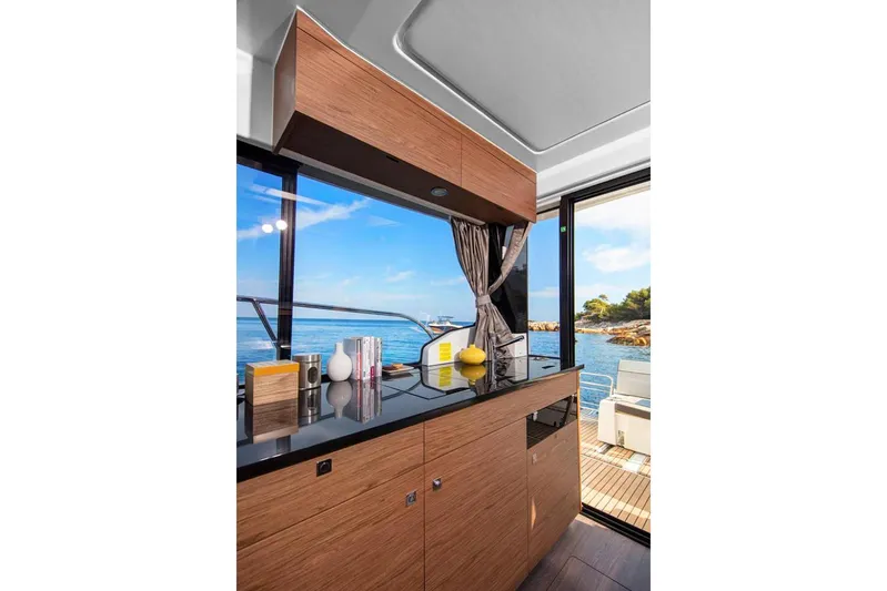  Yacht Photos Pics Manufacturer Provided Image