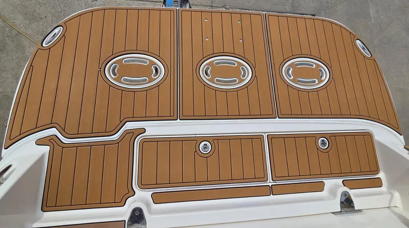 Josh'd Yacht Photos Pics Teak deck of 2010 Sea Ray Sundancer 310.