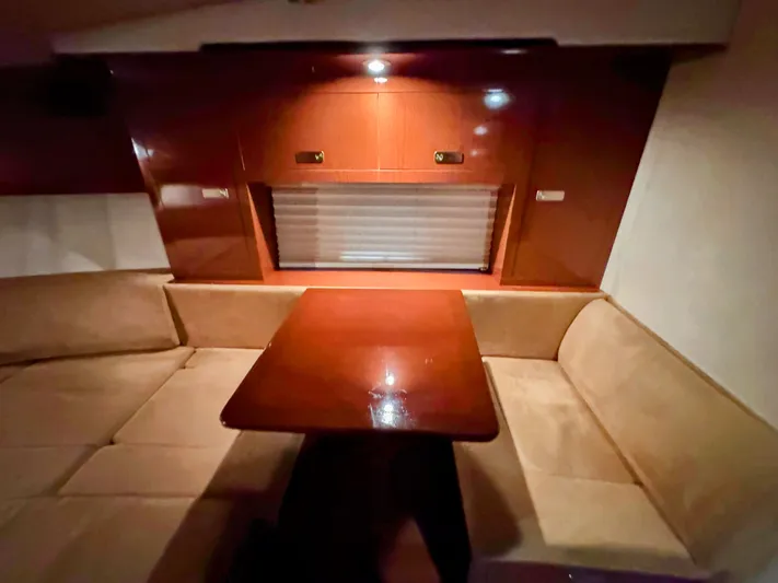 Josh'd Yacht Photos Pics Interior of 2010 Sea Ray Sundancer 310 yacht.