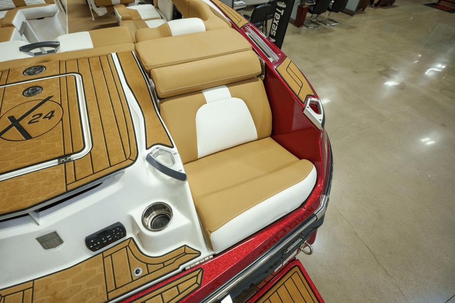 2022 MasterCraft X24