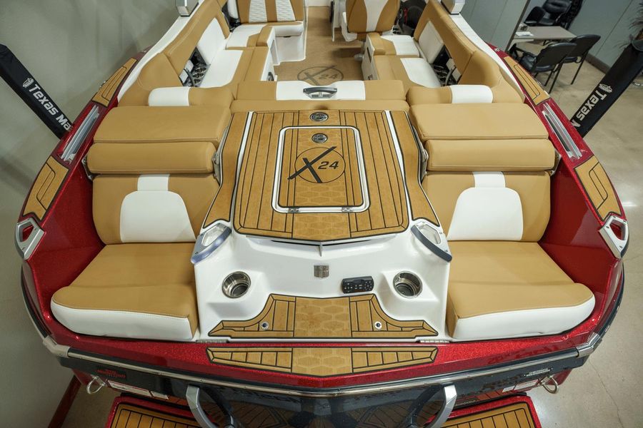 2022 MasterCraft X24