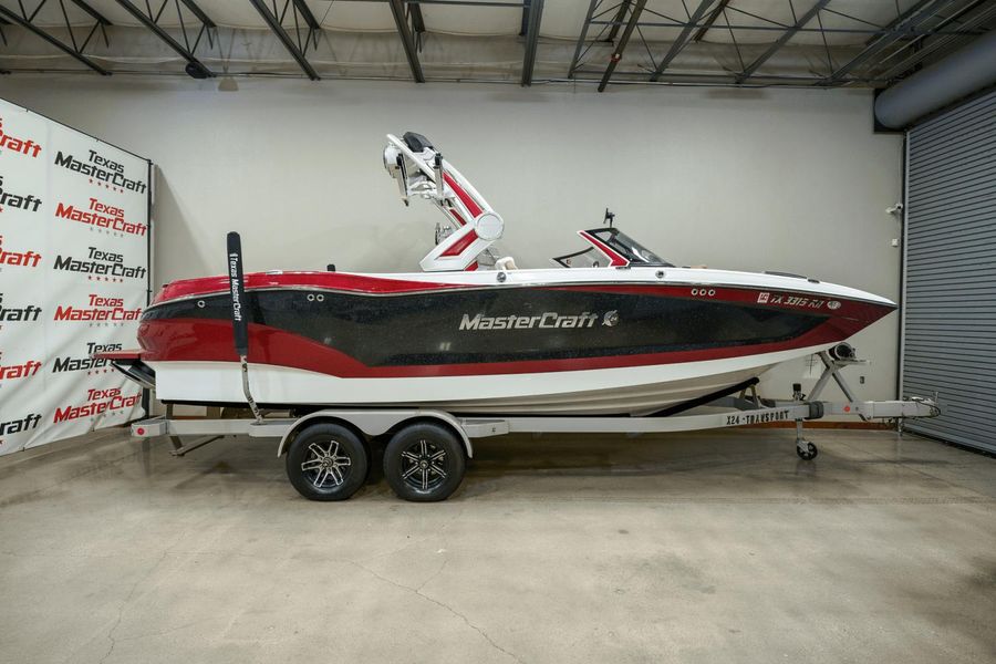 2022 MasterCraft X24