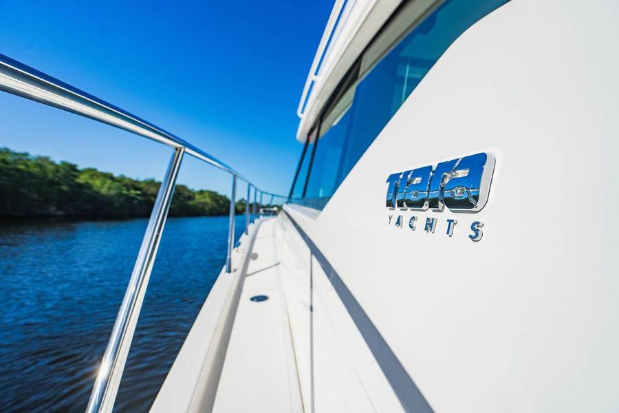 2017 Tiara Yachts 53 Coupe