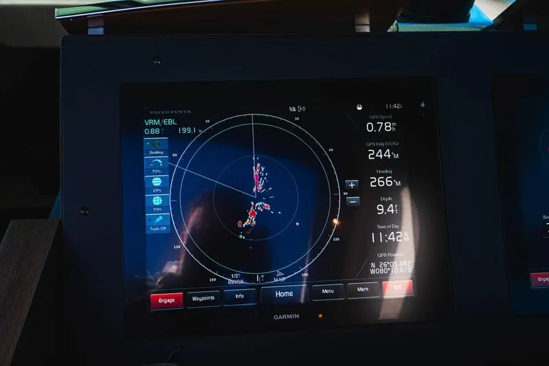 Happy Daze IV Yacht Photos Pics Navigation display on 2017 Tiara Yachts 53 Coupe, showing radar and speed data.