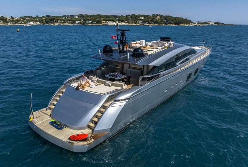 2013 Pershing 108 