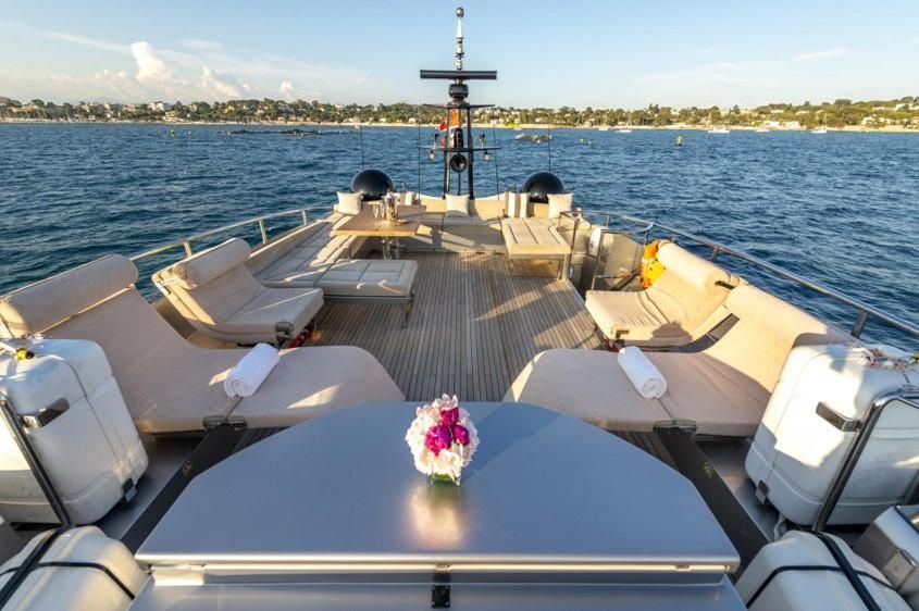2013 Pershing 108 