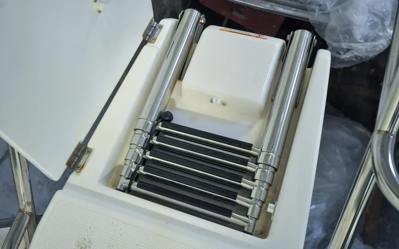 Frisky Yacht Photos Pics 2022 Cutwater C-32 CB - Frisky