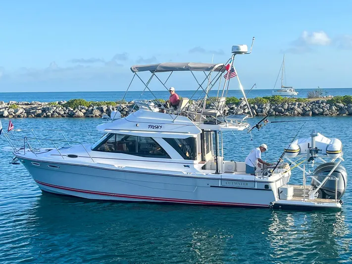 Frisky Yacht Photos Pics 2022 Cutwater C-32 CB - Frisky