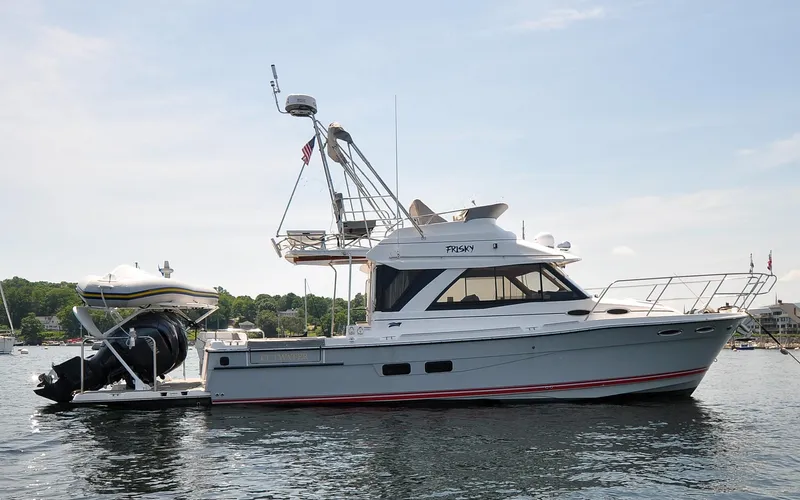 Frisky Yacht Photos Pics 2022 Cutwater C32 CB - Frisky