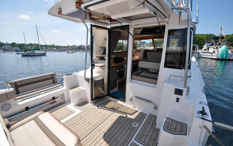 Frisky Yacht Photos Pics 2022 Cutwater C32 CB - Frisky