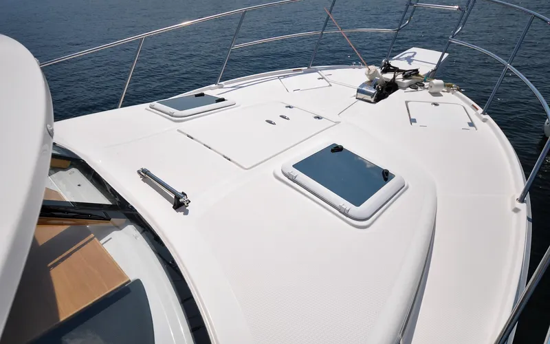 Frisky Yacht Photos Pics 2022 Cutwater C32 CB - Frisky