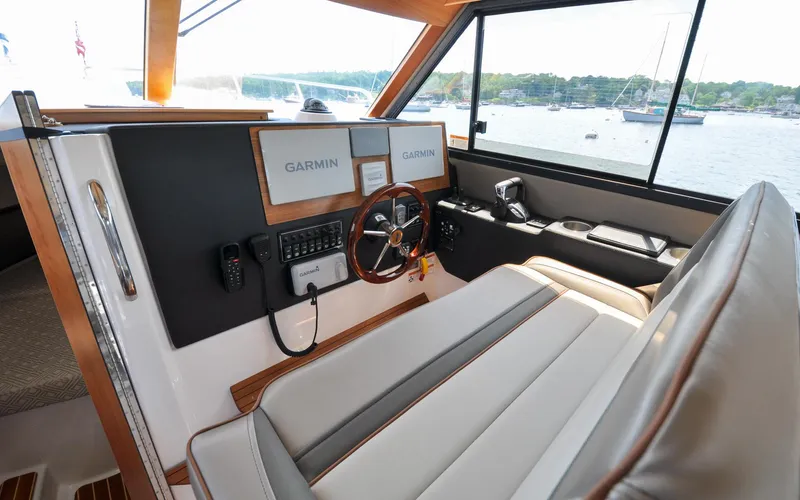 Frisky Yacht Photos Pics 2022 Cutwater C32 CB - Frisky