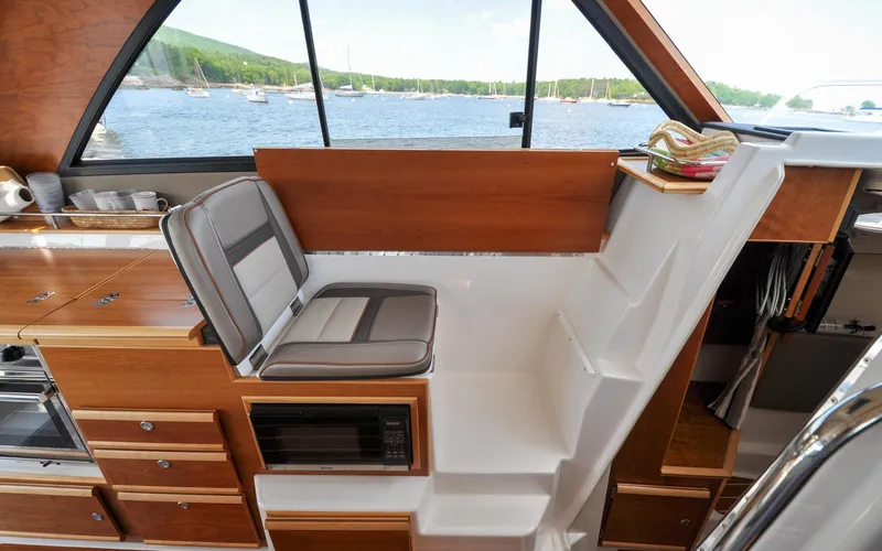 Frisky Yacht Photos Pics 2022 Cutwater C32 CB - Frisky