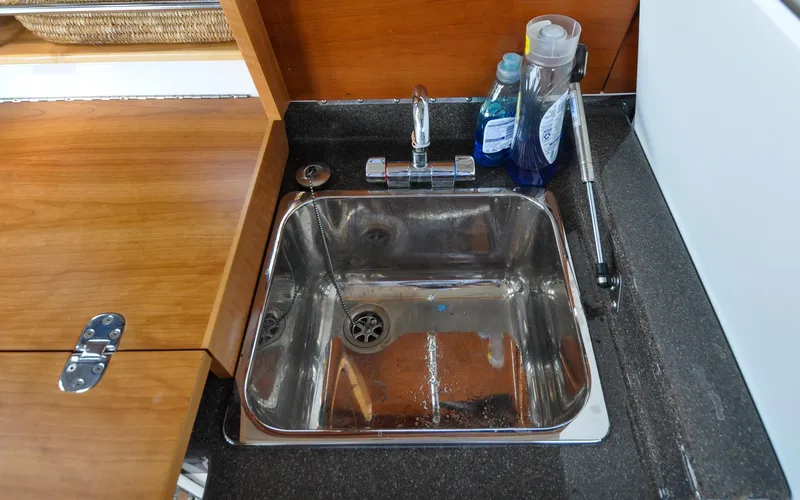 Frisky Yacht Photos Pics 2022 Cutwater C32 CB - Frisky