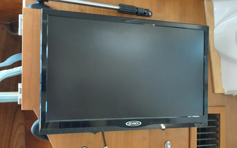 Frisky Yacht Photos Pics 2022 Cutwater C32 CB - Frisky