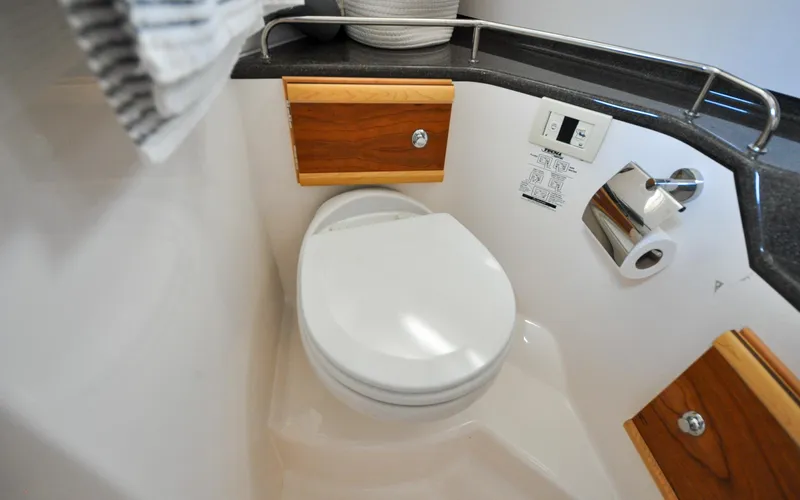 Frisky Yacht Photos Pics 2022 Cutwater C32 CB - Frisky