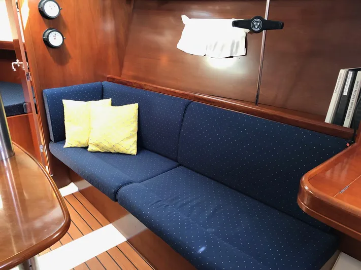 Annarosa Yacht Photos Pics Starboard settee