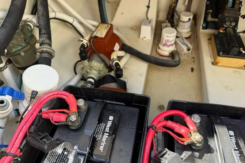  Yacht Photos Pics 2008 Hydra-Sports Vector 3500 VX boat interior with batteries and wiring components.