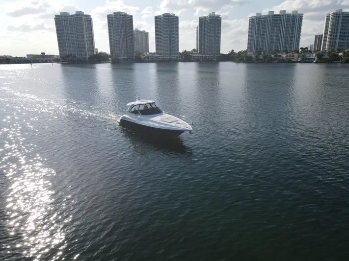 Coco Yacht Photos Pics 