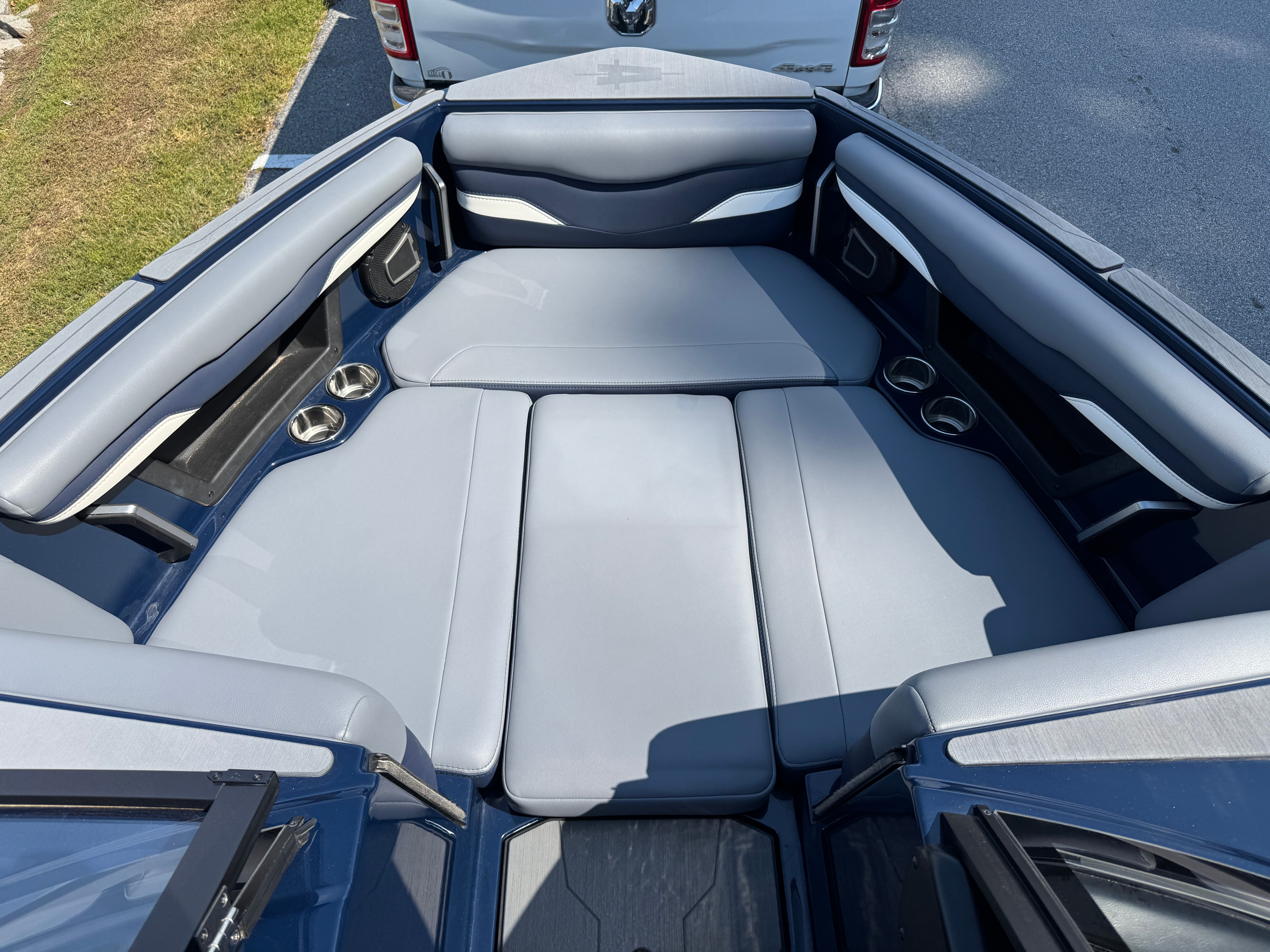 2025 AXIS T235 - Image 5