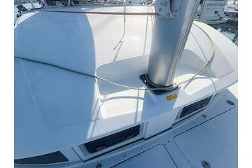 Buzio Yacht Photos Pics 2014 Lagoon 380 S2 catamaran deck with mast and rigging.