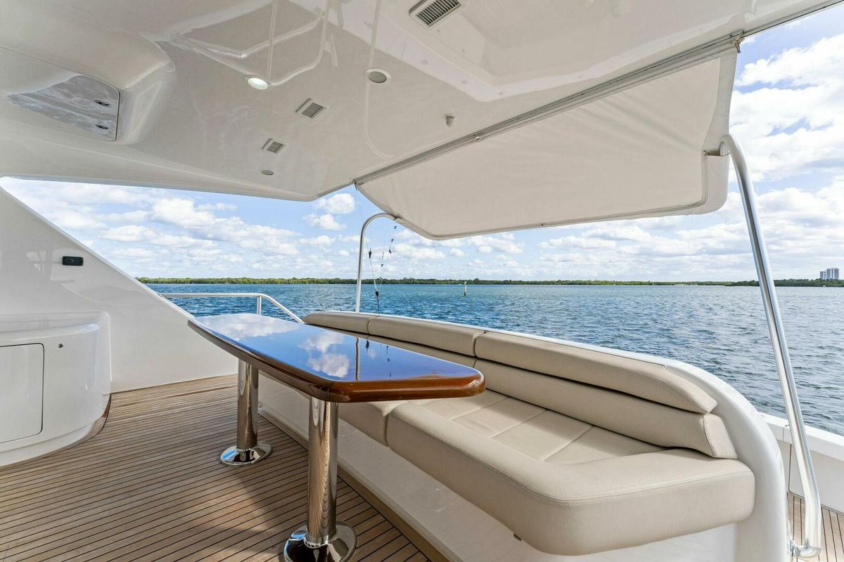 2017 Viking 92 
