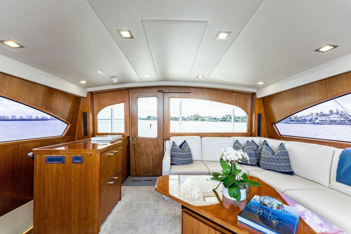 2017 Viking 92 