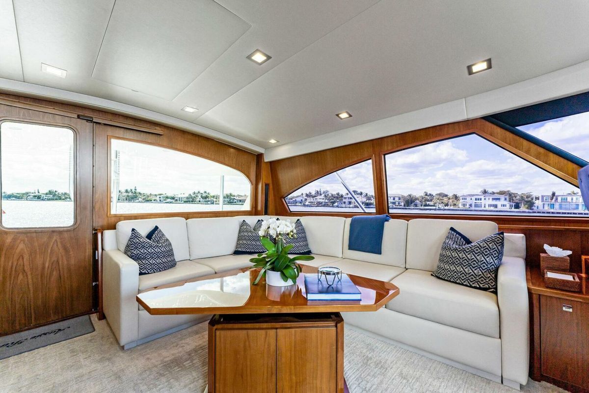 2017 Viking 92 