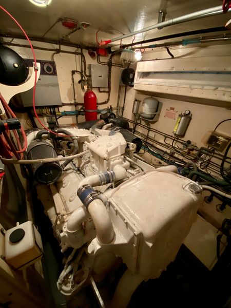 1984 Hatteras Cockpit Motor Yacht