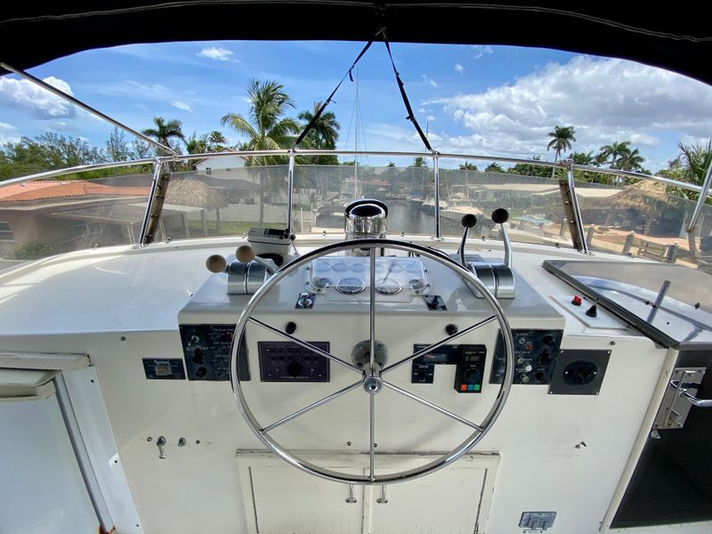 1984 Hatteras Cockpit Motor Yacht