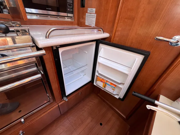 Joint Venture Yacht Photos Pics 