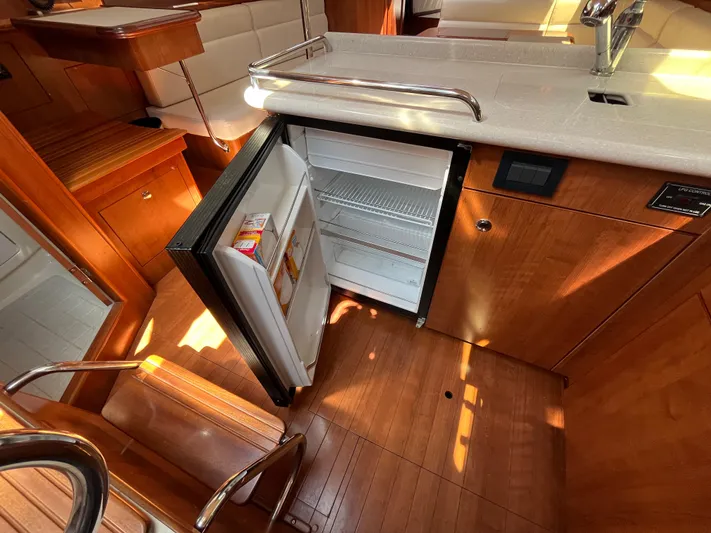 Joint Venture Yacht Photos Pics 