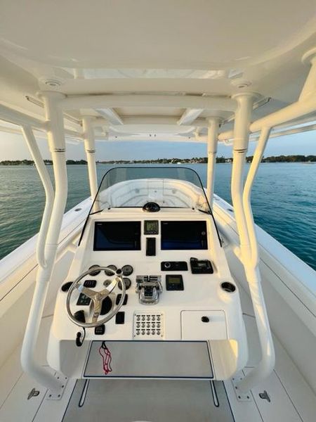 2013 Intrepid 375 Center Console