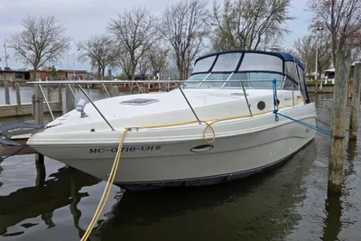 Rinker 330 Fiesta Vee