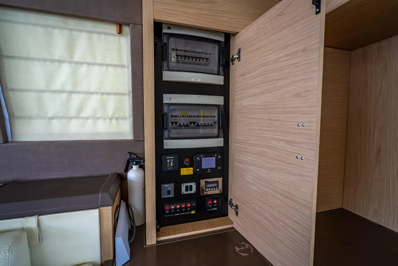 Good Deeds Yacht Photos Pics 