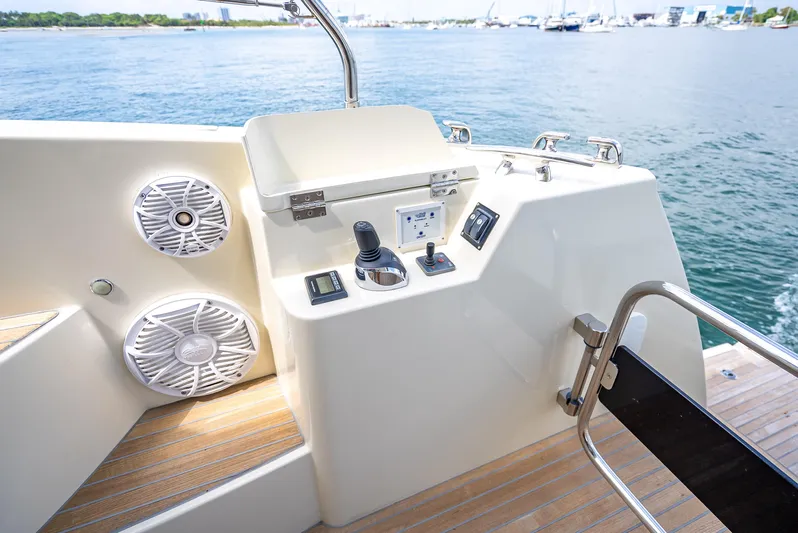 Good Deeds Yacht Photos Pics 