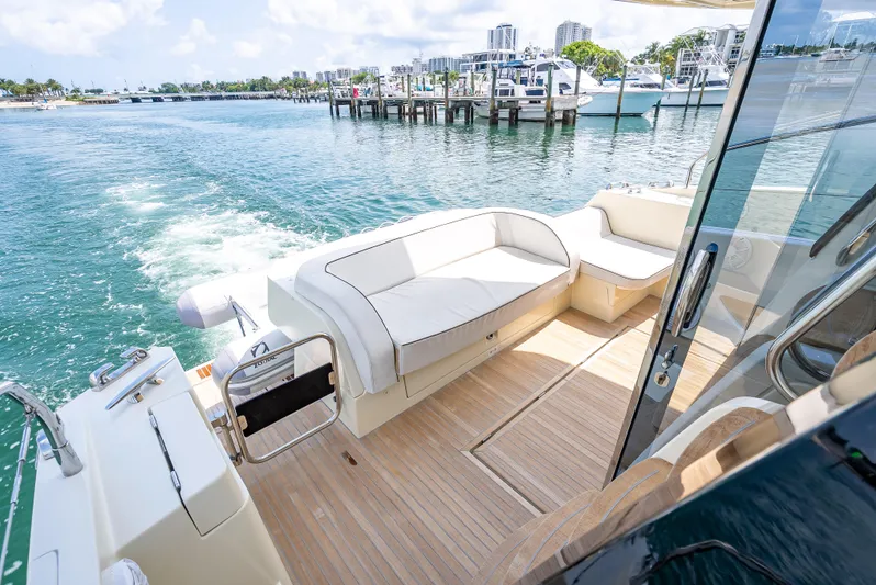 Good Deeds Yacht Photos Pics 