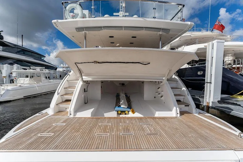  Yacht Photos Pics Azimut GRANDE 25 METRI 2022 yacht with open deck and storage area at marina.