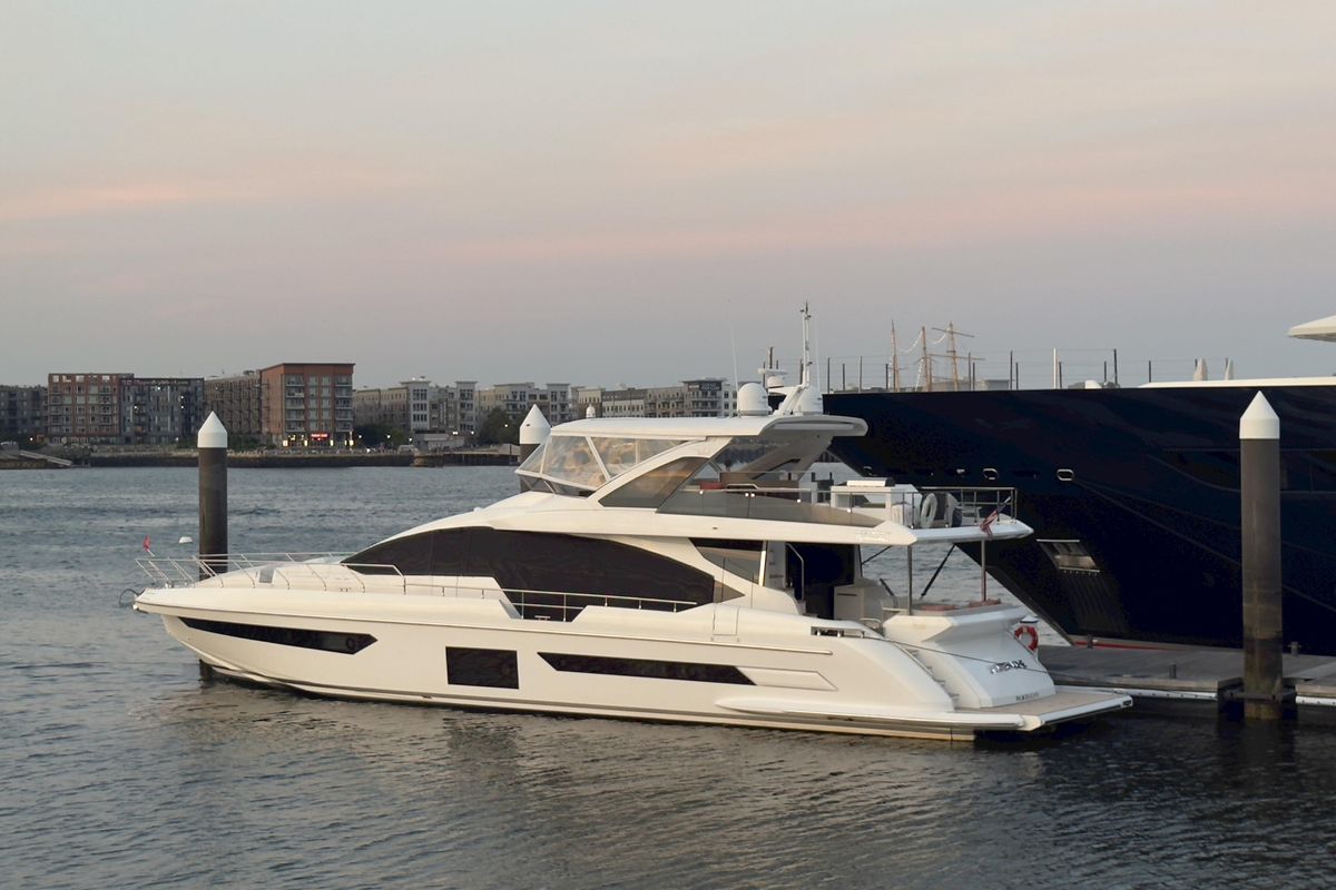 2022 Azimut 87 