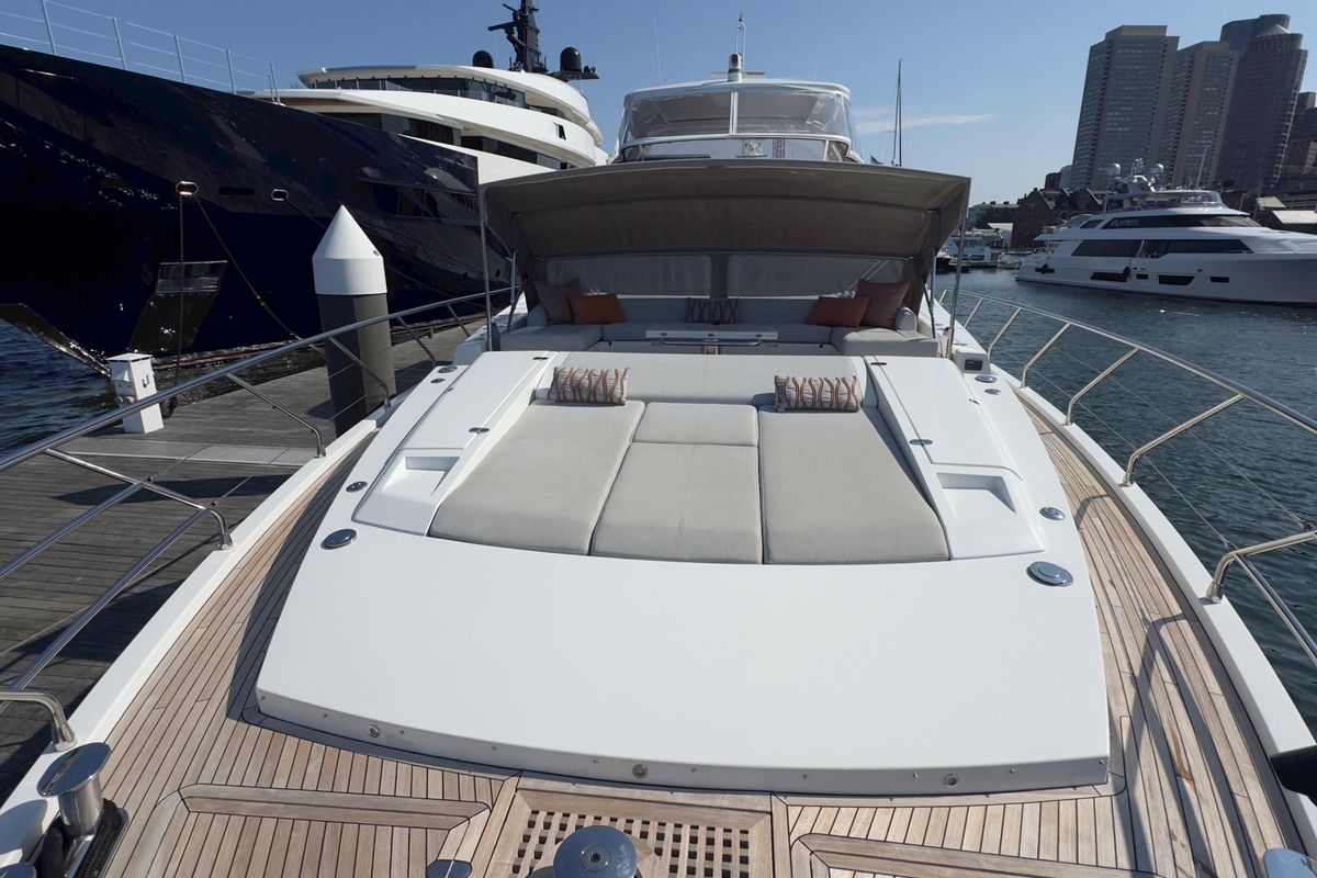 2022 Azimut 87 
