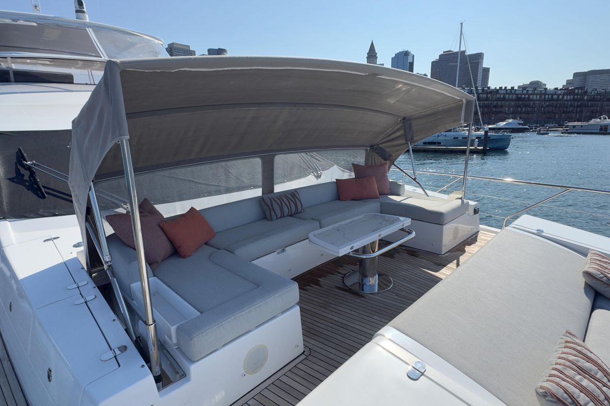 2022 Azimut 87 