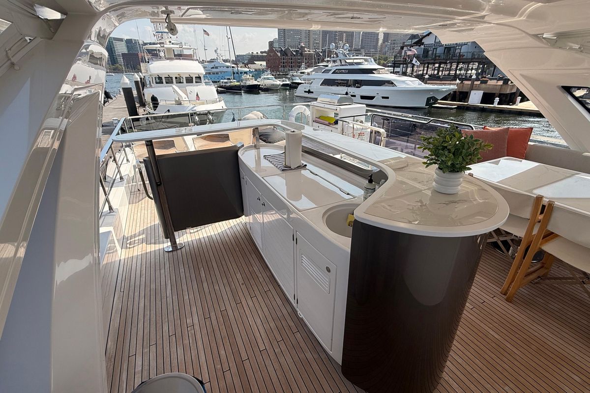 2022 Azimut 87 