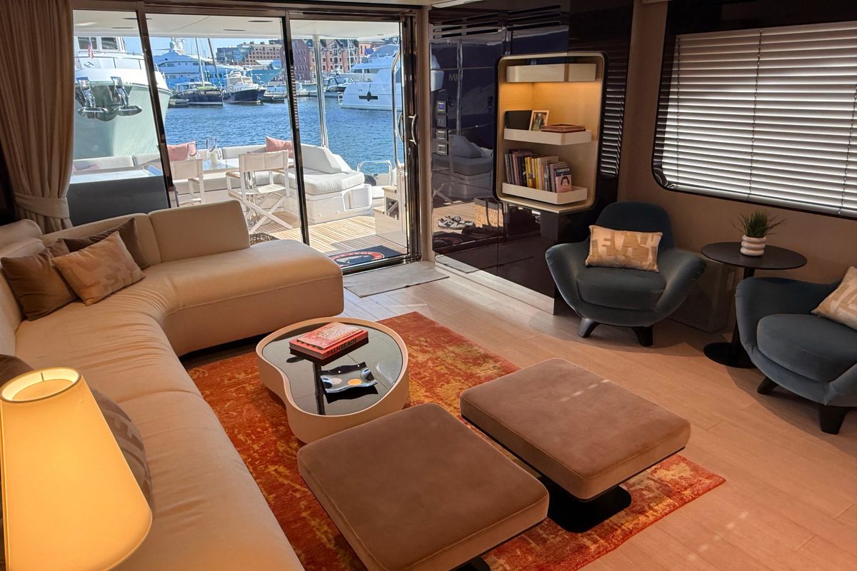 2022 Azimut 87 