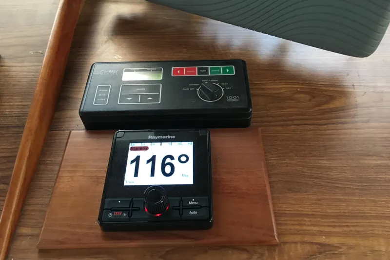  Yacht Photos Pics Navigation instruments on a 1999 Custom Jack Gilbert 50 Trawler, displaying a 116° heading.