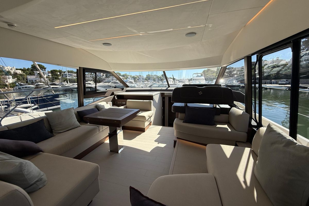 2024 Prestige 61 