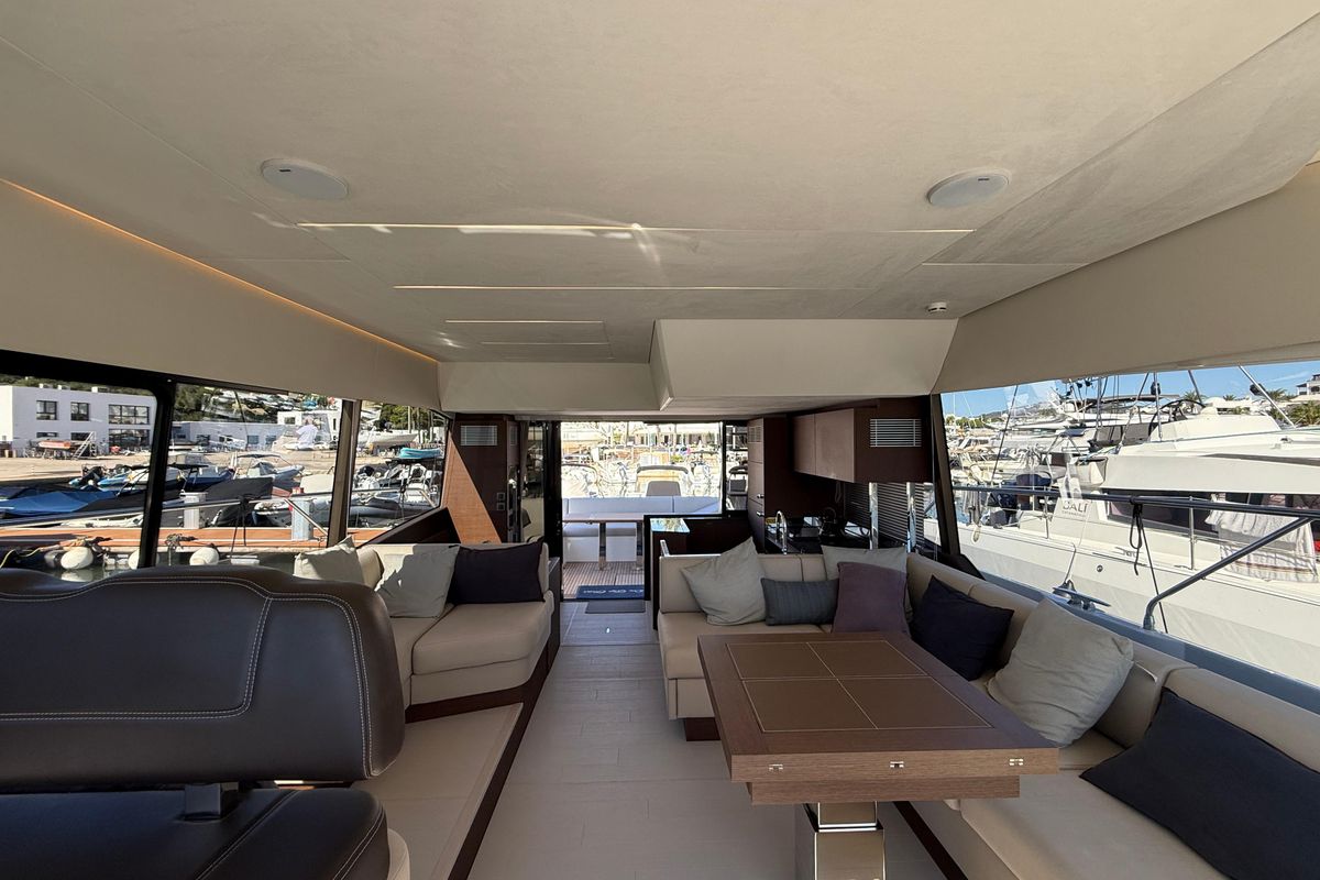 2024 Prestige 61 