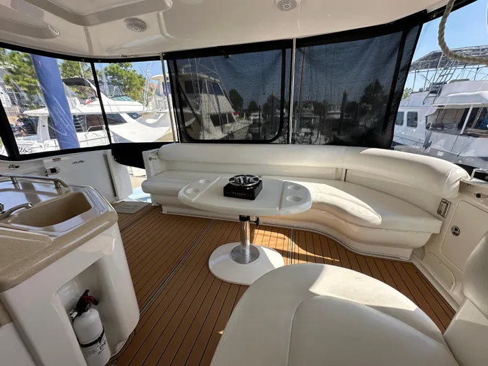 Debs Dinghy Yacht Photos Pics Luxurious 2007 Sea Ray 40 Motor Yacht interior with elegant seating and modern amenities.