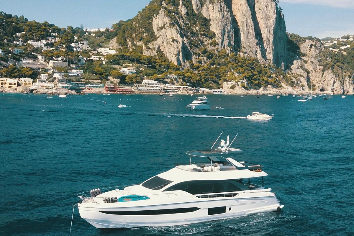 2023 Azimut 77 